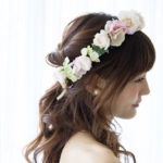 ピンクの花たっぷり花冠