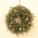 シルバーグリーンのクリスマスリース